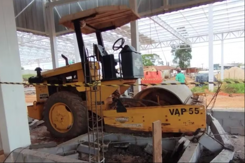 A vítima trabalhava na construção de um supermercado no centro da cidade quando foi atropelada.