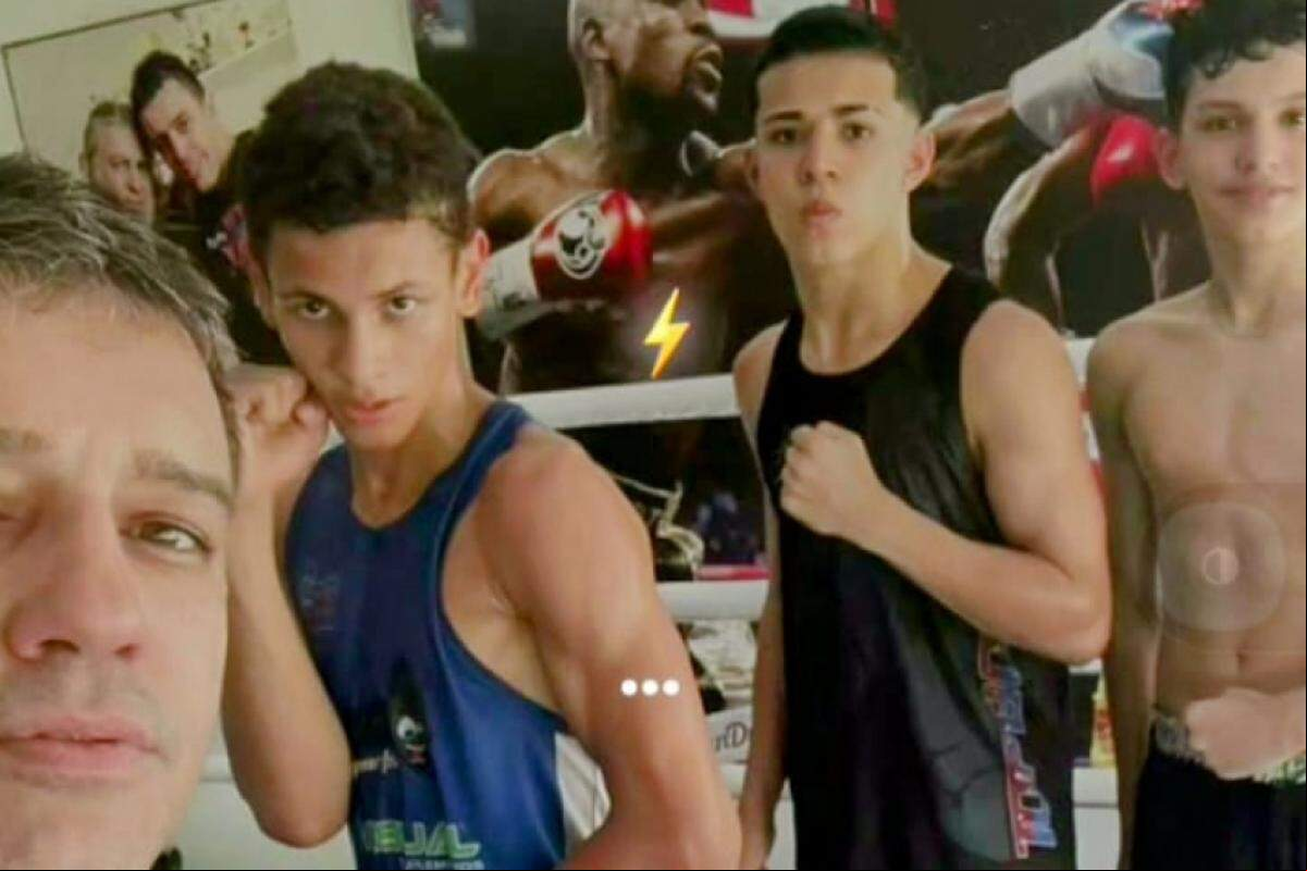 Marlon com Richard Grin (de azul), o único piracicabano da equipe