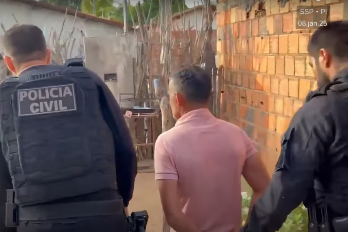 Francisco de Assis Pereira da Costa teria chamado os enteados de 'primatas' e de pessoas que 'viviam como uma tribo', segundo a polícia.