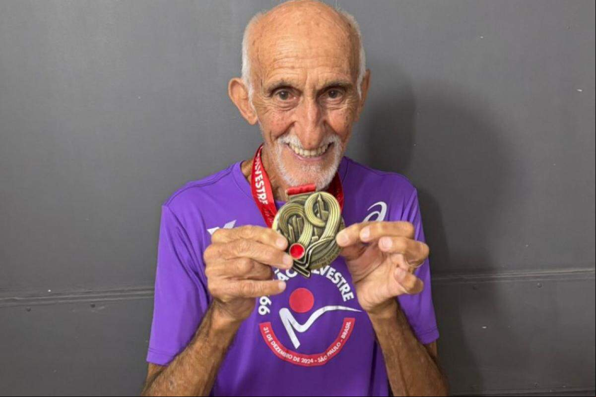 Vergílio correndo a São Silvestre aos 82 anos: vitalidade e saúde em dia