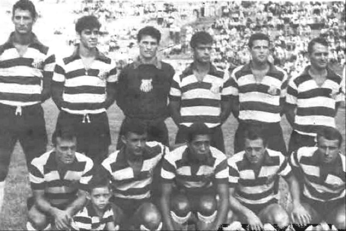 Hidalgo (segundo em pé) fez parte do time campeão de 1967
