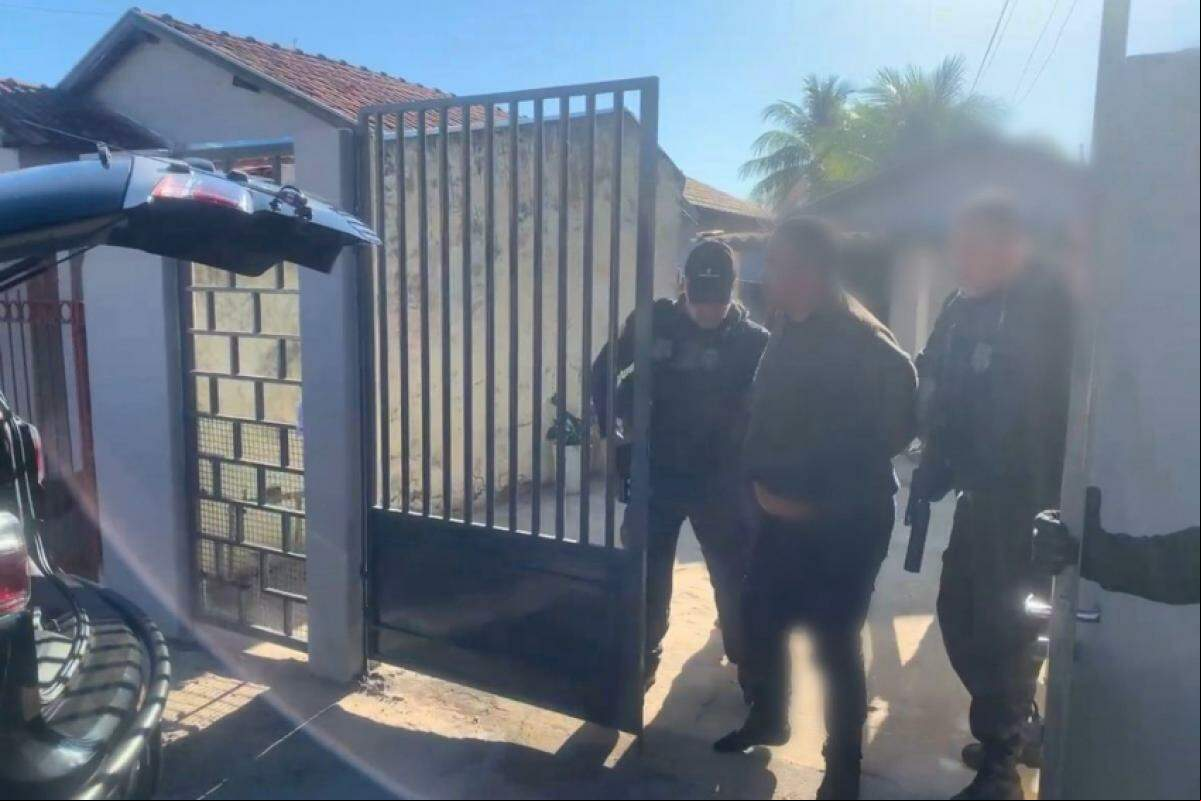 Segundo a polícia, o suspeito não aceitava o fim do relacionamento e já havia ameaçado a ex-companheira e seus familiares