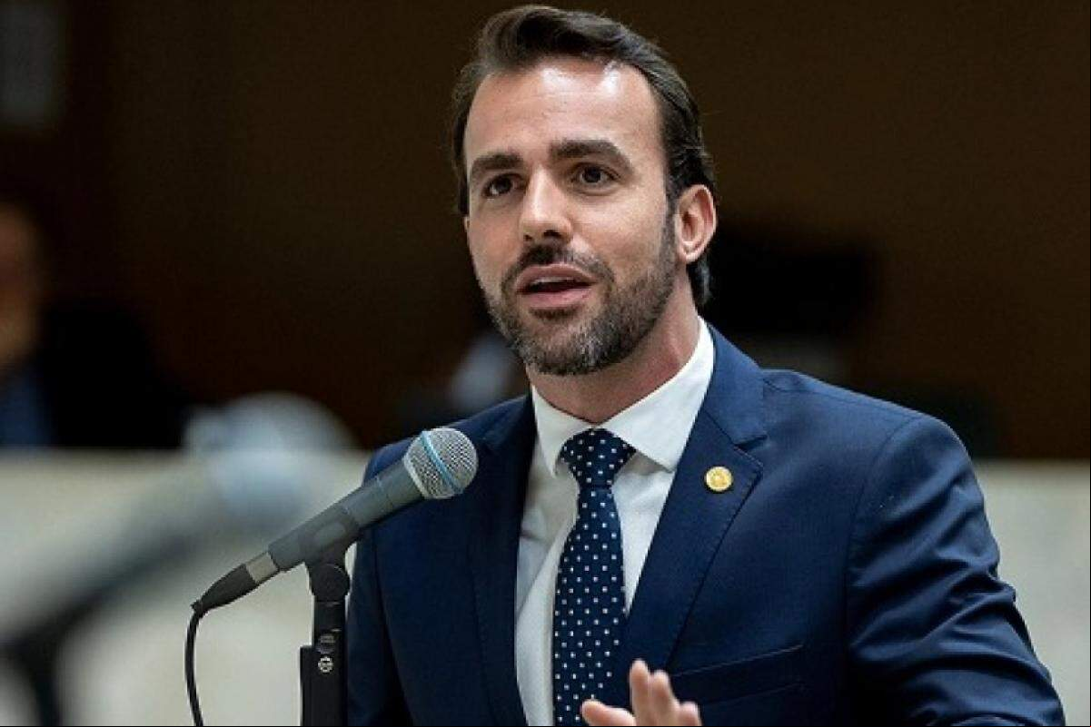 Deputado Lucas Bove (PL) visita Araçatuba e entrega viaturas para o Corpo de Bombeiros e Ronda Escolar da Polícia Militar