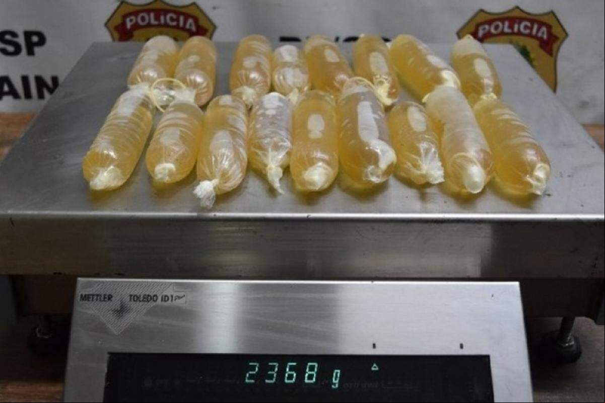 Cocaína líquida estava acondicionada em 17 preservativos
