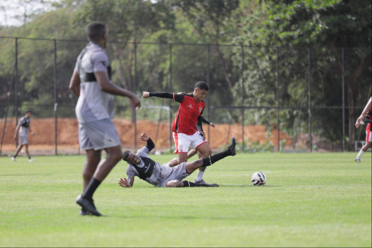 Galo venceu o rival com gols de Christopher, Índio e Givigi